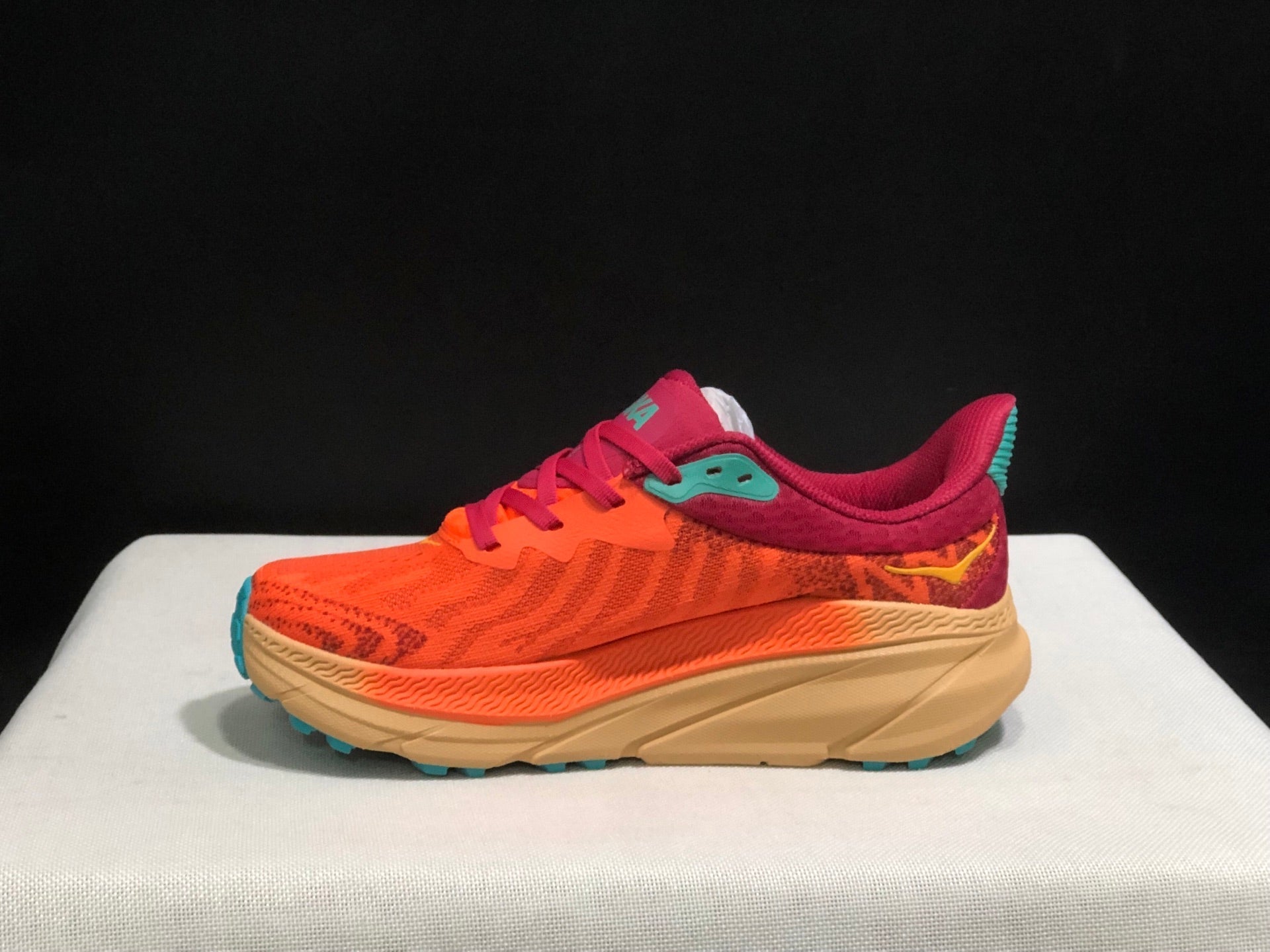 HOKA ONE ONE Challenger 7