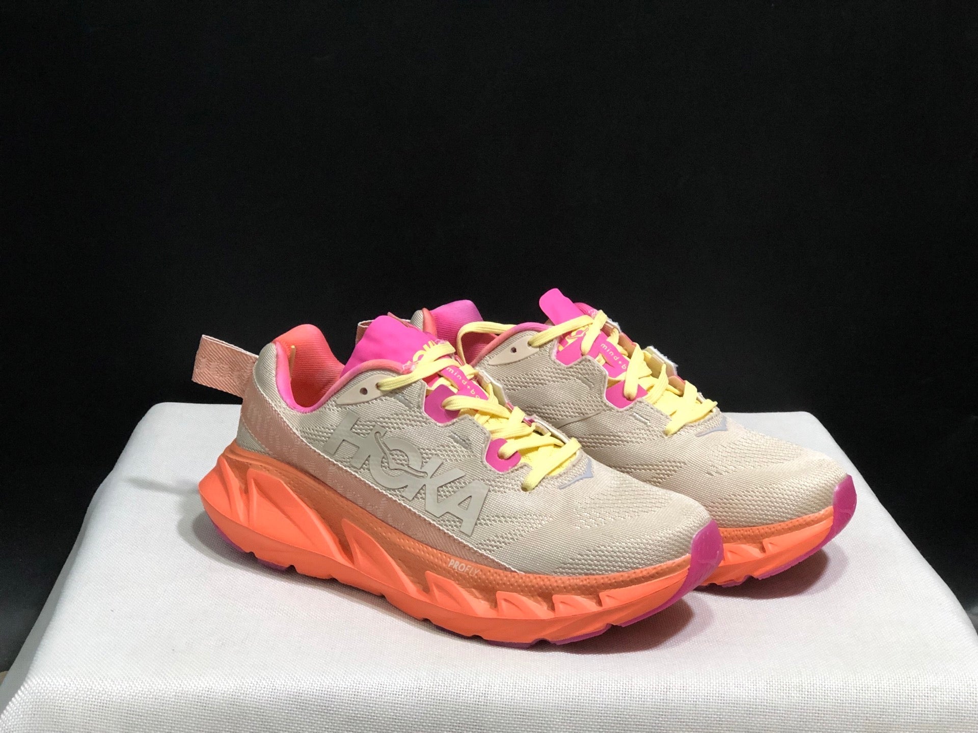 HOKA ONE ONE Elevon 2